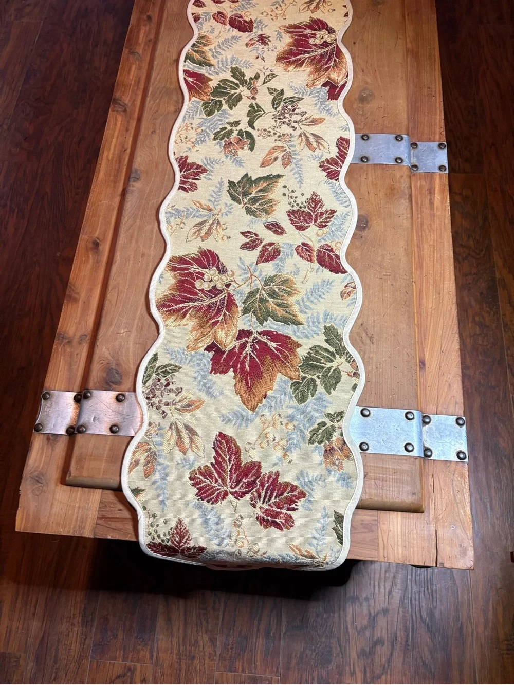 Floral Scalloped Table Runner in Ivory and Red